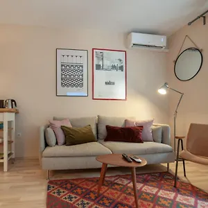  Apartment Luciana's Centre Hideout