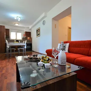  Apartment Korina