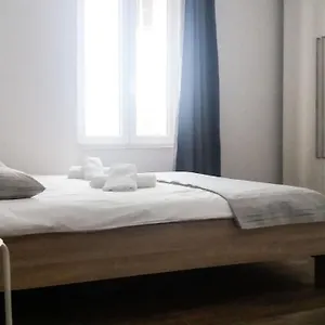  Apartment Dinghy